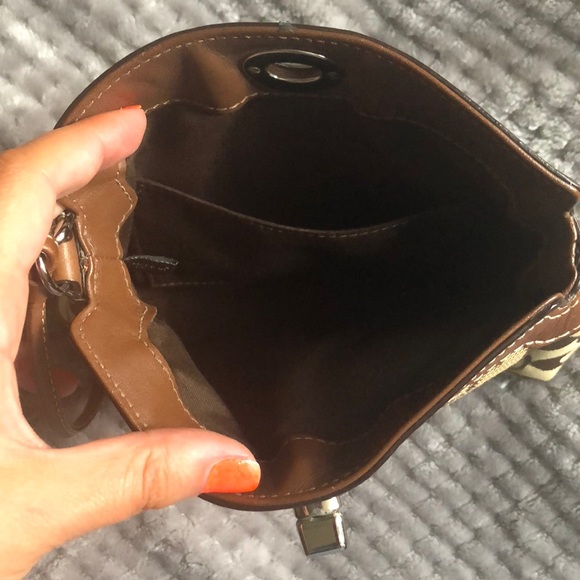 Clutch - Picture 3 of 3